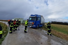 Foto_LKW_Bergung1