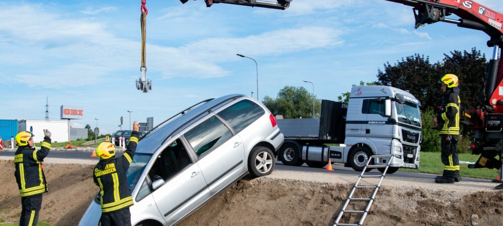 EINSATZ – Fahrzeugbergung mit Kran